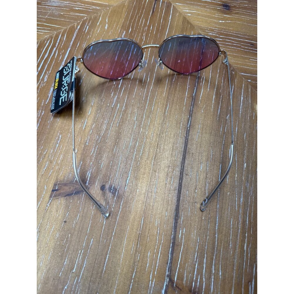 Foster Grant Surge Rimless Heart Sunglasses With Gradient Pink Lenses & 100% UVA - Picture 7 of 12